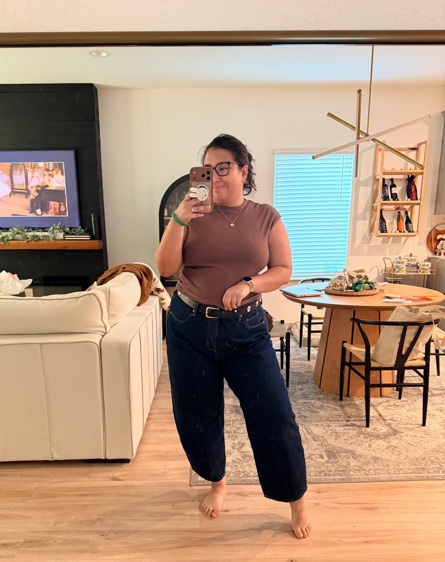 These barrel jeans are my absolute fave. I’m not gonna lie, when the straight Jean look was in, they did NOT look good on me. And it made me sad that I didn’t look like all the other girls that looked so cute in them. But it’s okay to find things that work for me and my body. ❤️ 

#LTKootd #LTKMidsize #LTKPlusSize