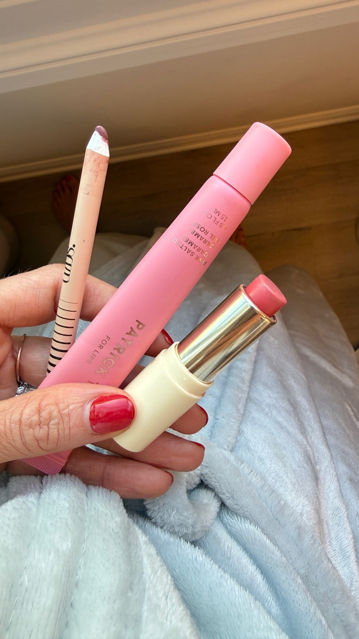 My current go to lip trio

Dibs liner: shade XOXO
Versed lipstick: shade ‘Casual’
Gloss: shade ‘Pink Salted Caramel’

#LTKootd #LTKBeauty #LTKgrwm