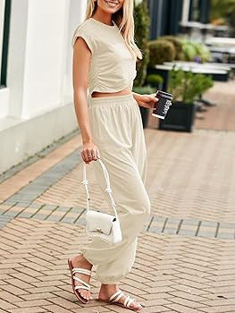 Fisoew Women's Two Piece Outfits Casual Lounge Sets Crop Tops and Joggers Tracksuit with Pockets | Amazon (US)