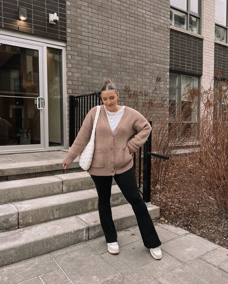 Comfy outfit - Abercrombie cardigan, black flare leggings, Amazon puffer bag


#LTKfindsunder100 #LTKstyletip #LTKmidsize