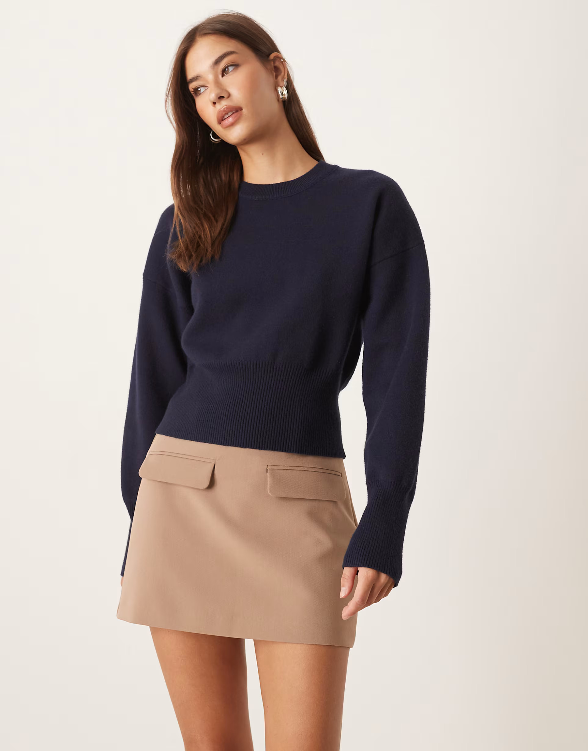 Minifalda muy corta marrón moca con detalle de bolsillos de ASOS DESIGN (parte de un conjunto) | ASOS (Global)