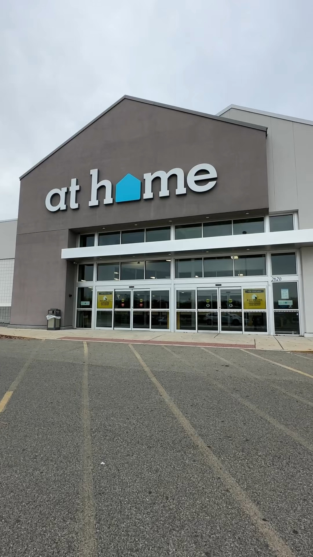 Burgundy Christmas Ornaments 😍

#LTKSeasonal #LTKHome #LTKHoliday