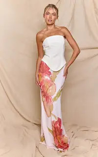 Cream Tailored Bodice Contrast Printed Maxi Dress | PrettyLittleThing UK