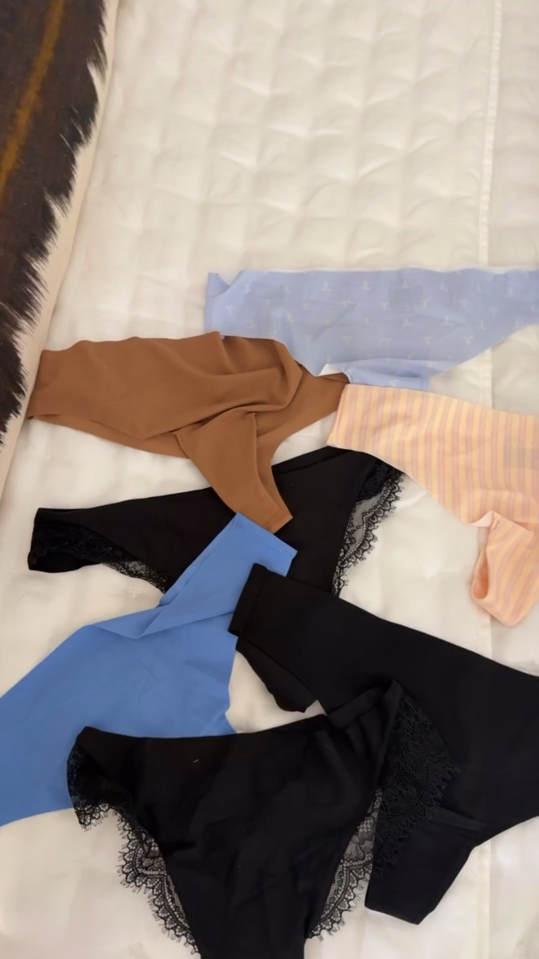 They fit tts. I’m a size 8 and did a medium. I love them because they are comfortable and don’t give me muffin top. It’s like you’re not wearing underwear at all! 


