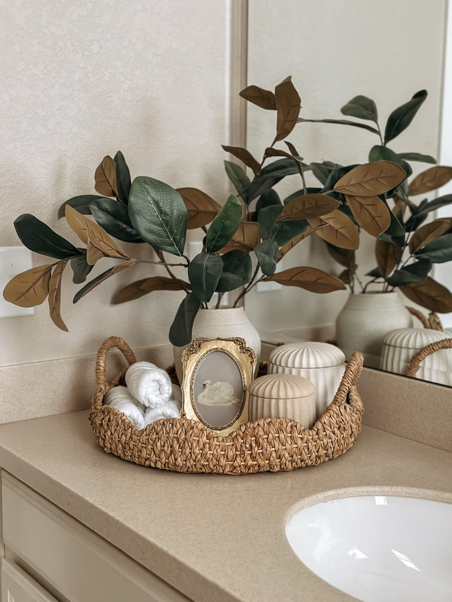Bathroom decorating 🩷

#LTKSeasonal #LTKHome #LTKselfcare