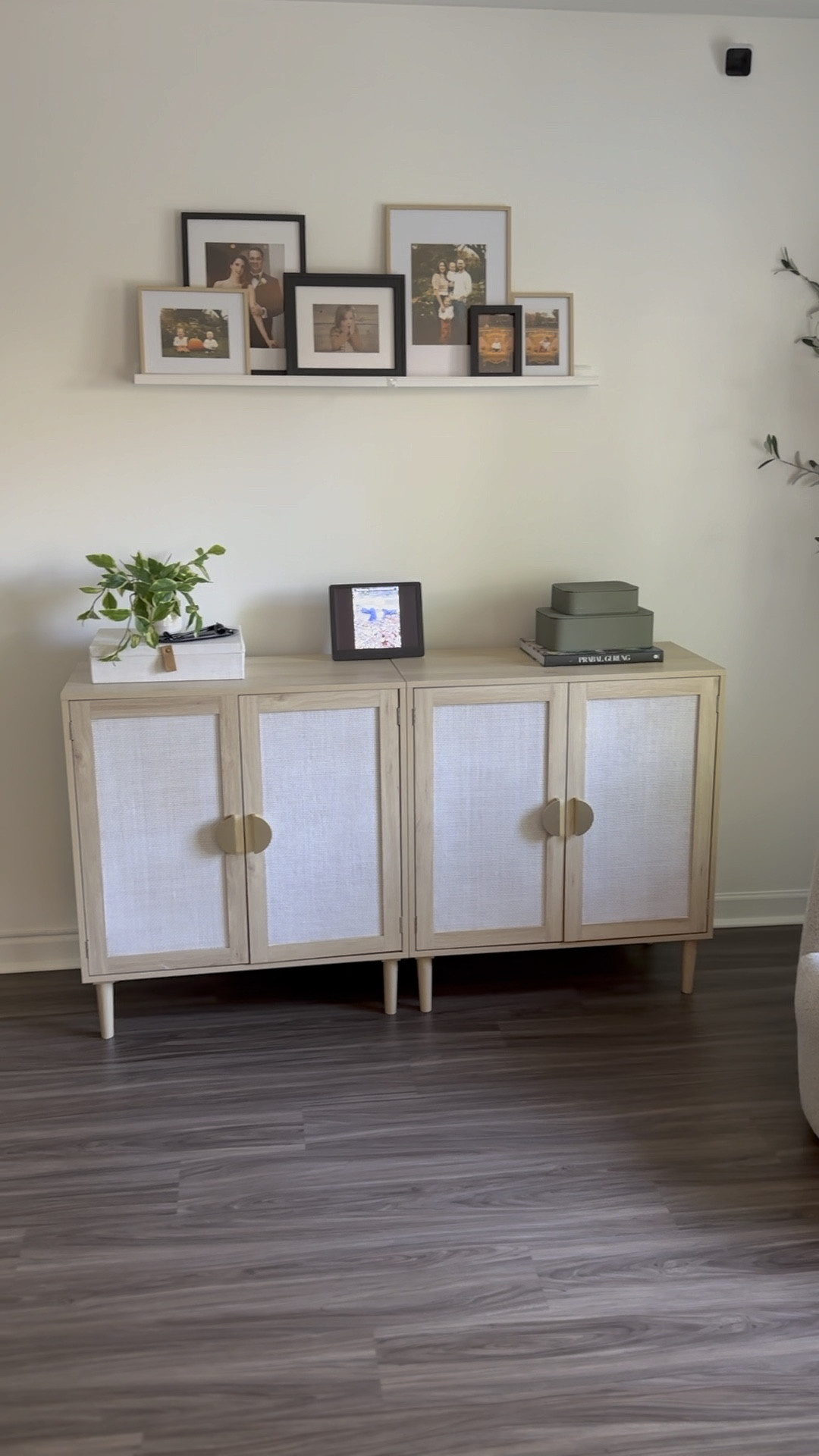 An impromptu cabinet door overhaul! 

UndeniablyElyse.com

Amazon Finds, Amazon Home Decor, Cabinets, Neutral Home Decor, Gold Handles, Target Hole Decor, Wayfair Finds, Swivel Chair, Faux Tree

#LTKhome #LTKFind