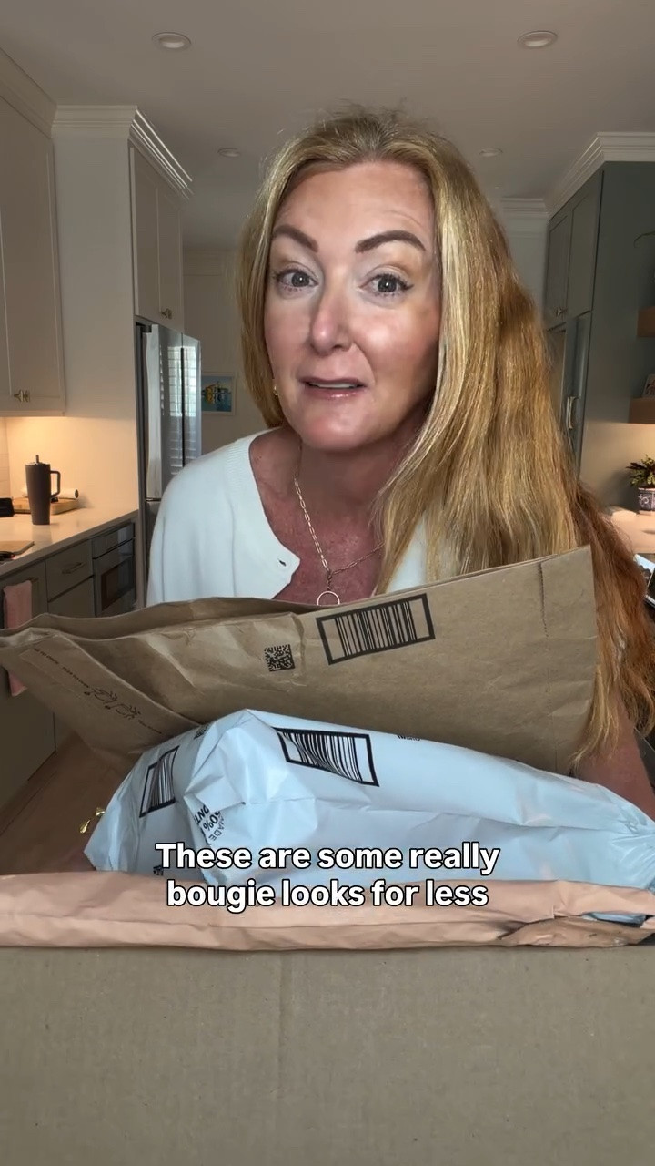 I think this might be my favorite unboxing yet 👀

So many good look-for-less finds that feel way more expensive than they are. Think designer-inspired accessories, two gorgeous dresses, and a few summer pieces I’m genuinely excited about.

As always, I’m sharing what’s absolutely worth it… and what I’d skip. 😅

All links are commissionable

#amazonfinds #lookforless #over40style #midlifefashion #summerstyle

https://urlgeni.us/amzn/XtJ3fX

#LTKootd #LTKOver40 #LTKgrwm