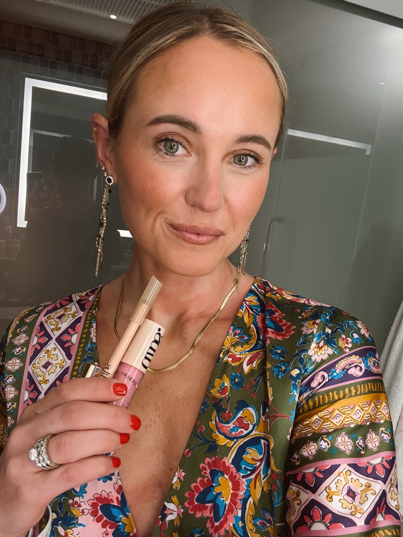 This new lip combo is 🔥 
Liner- Debrief
Lipstick- blueberry ice 
Gloss- Italian Soda 