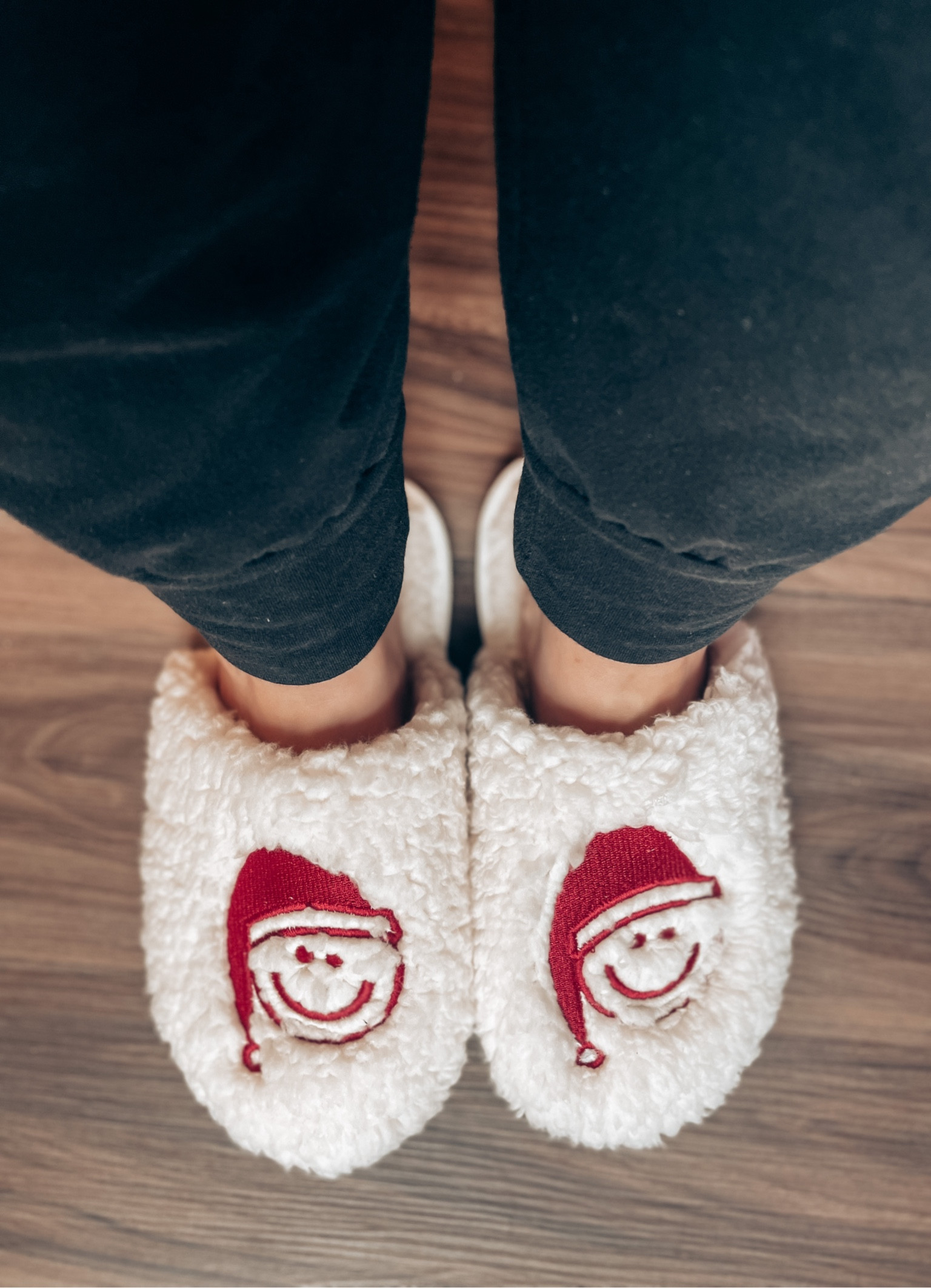 Cutest slippers ever ❤️🎄 #target #santaslippers #christmas

#LTKSeasonal