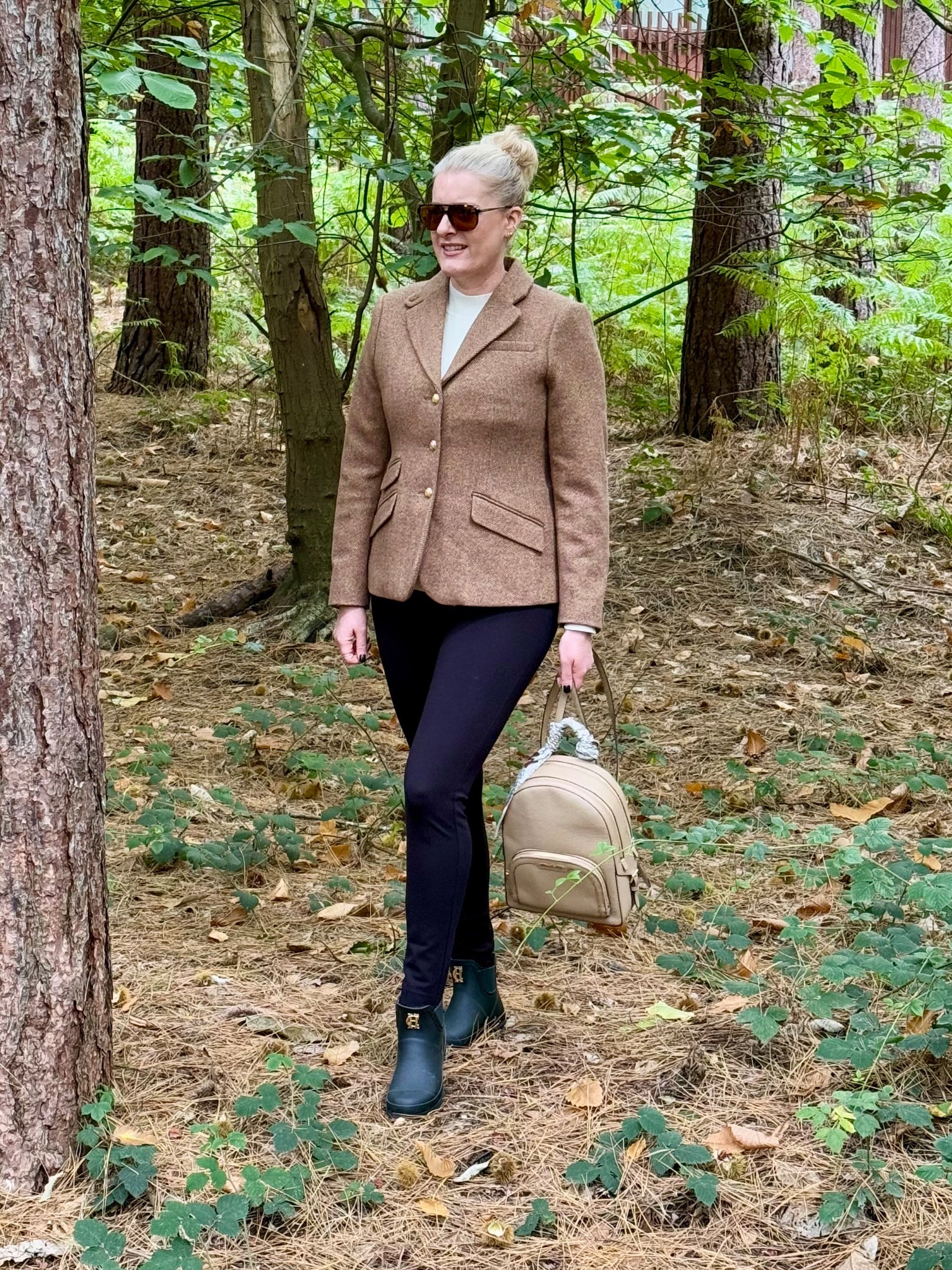 Hi everyone! Autumn is my favourite time of year & I especially love the English country fashion style , which is perfect for fall walks in the countryside. I’d been wanting a hacking  jacket blazer for ages & found this one in a camel colour. It can definitely be worn in spring too. I’ve also bought some ankle waterproof wellies in a Chelsea style boot. They are lined so keep your feet warm & so smart too. I’m also wearing leggings that really contour your legs & super flattering. 
All linked below & other colours available. 

U.K. blogger, over 40, tall, British, Joules, Holland Cooper, M&S, marks and spencer. Smart casual wear.



#LTKwinter #LTKuk #LTKautumn