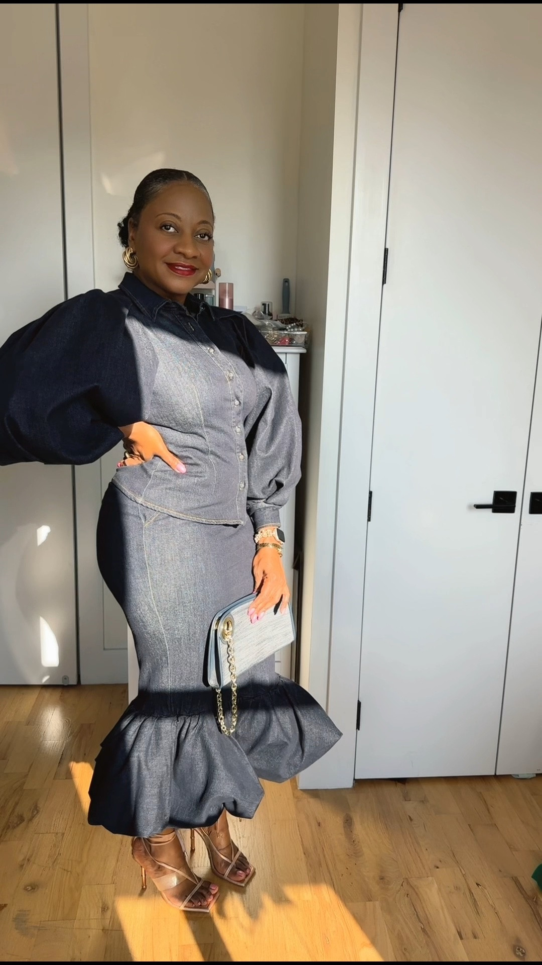 This denim set from #Akira is beautiful! And such great quality.

#LTKgrwm #LTKootd #LTKOver40