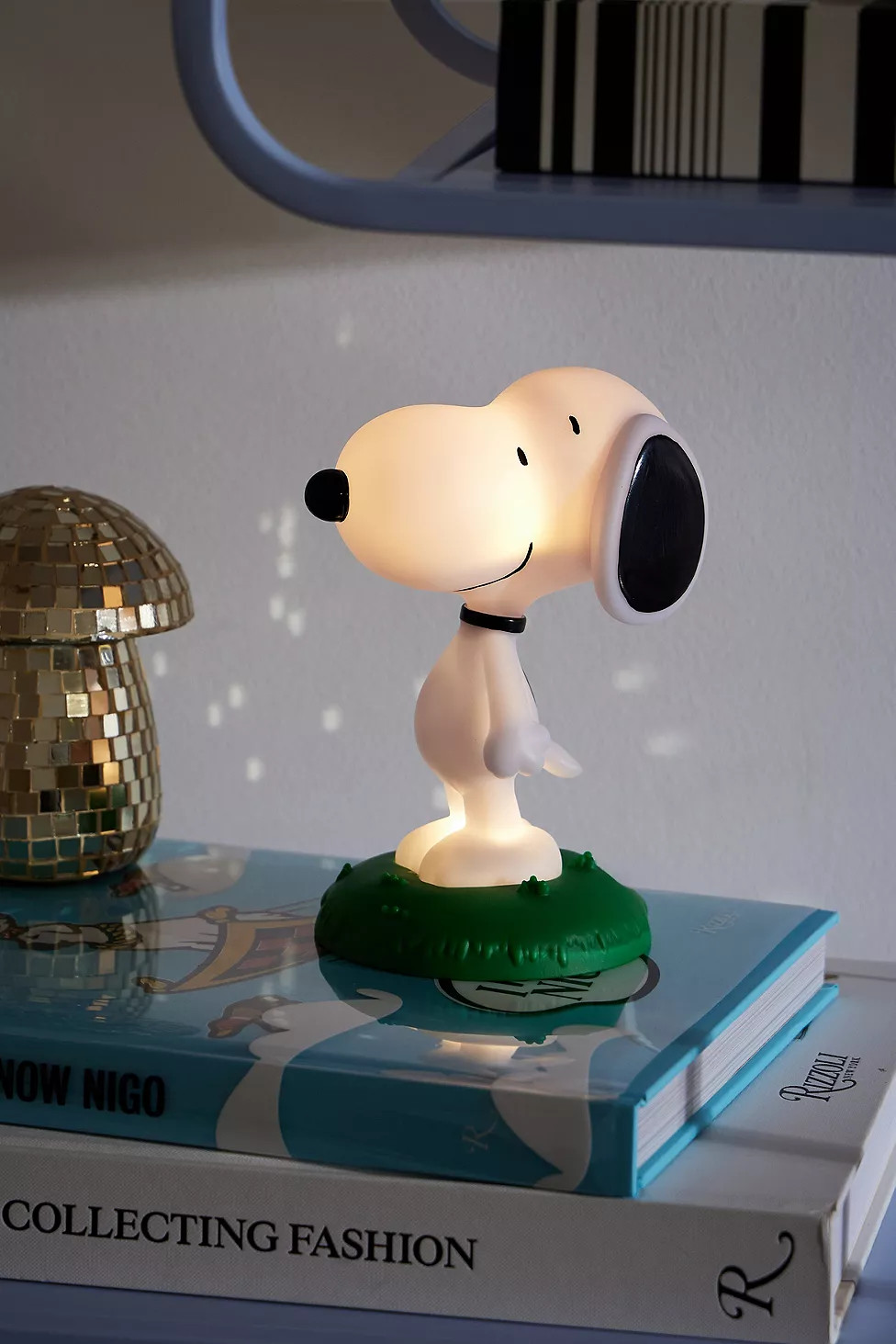 Peanuts Snoopy Stehende Leuchte | Urban Outfitters DE