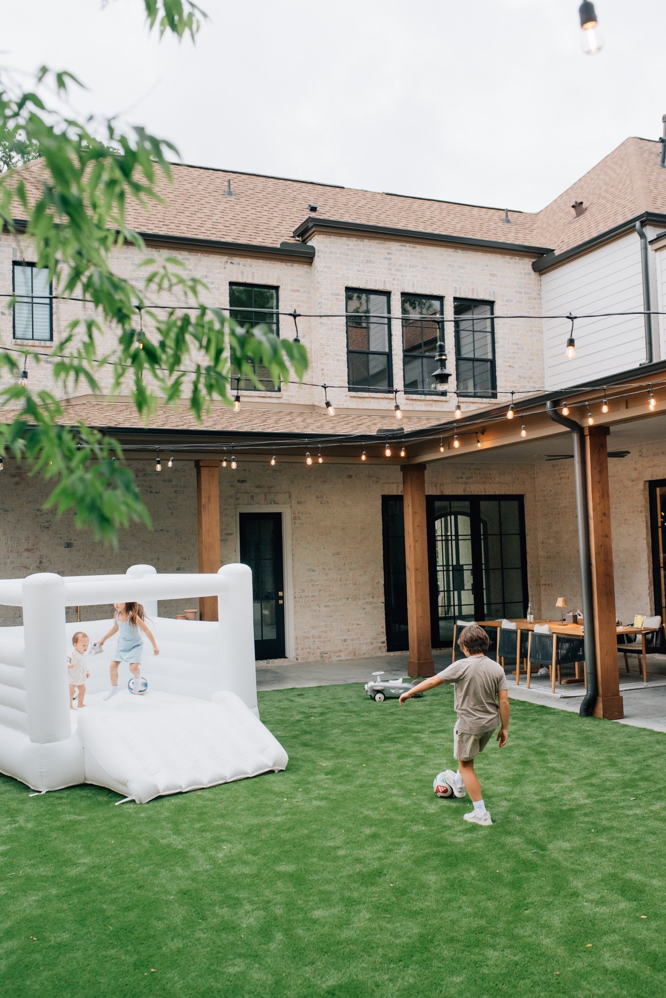 How to hang up string lights in your backyard 