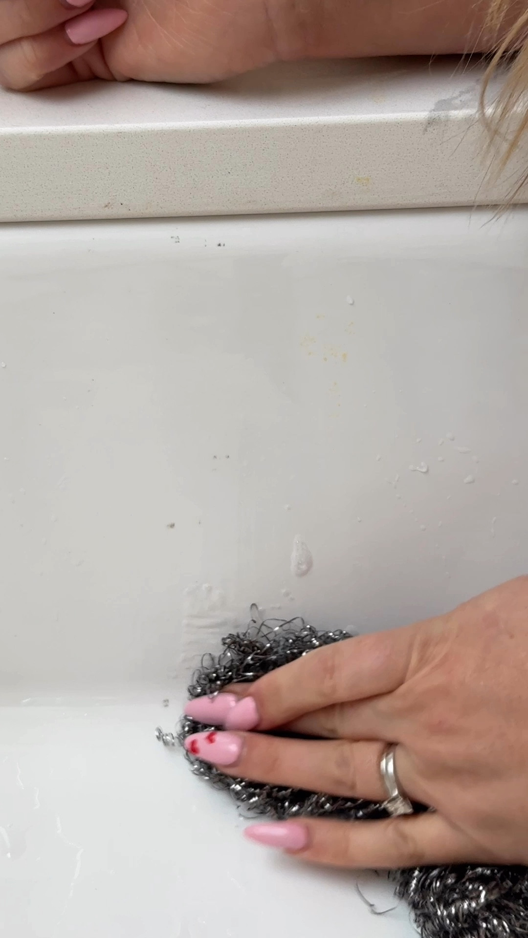 Sink so clean, it’s practically glowing! ✨ Thanks to Bar Keepers Friend, those stains and spots don’t stand a chance. 💪 Who else swears by this cleaning powerhouse? 🧽✨COMMENT CLEANER for links!
#BarKeepersFriend #CleanSinkGoals #CleaningMadeEasy #SparklingClean #KitchenCleanUp #ShineBright #CleaningHack #DeepCleanDoneRight #SatisfyingClean #HouseholdFavorites

#LTKFamily #LTKHome