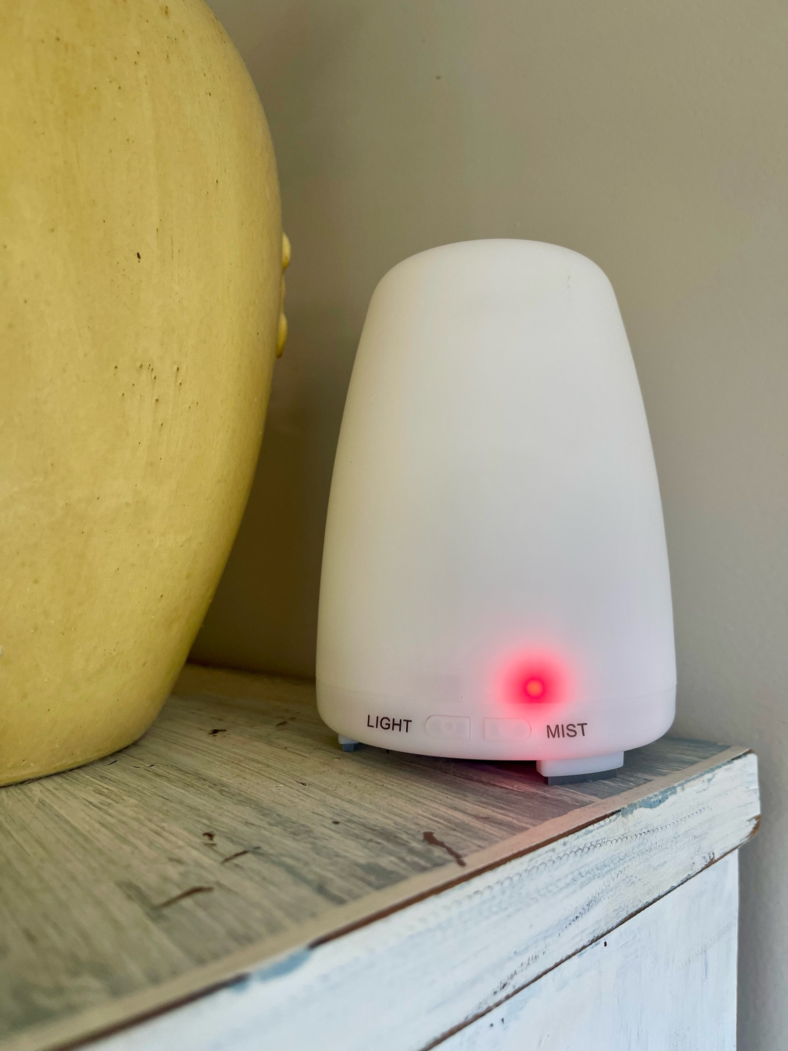 Discrete diffuser for essential oils 🫶🏼

#health #wellness #diffuser #essentialoils #amazon #difuse 
