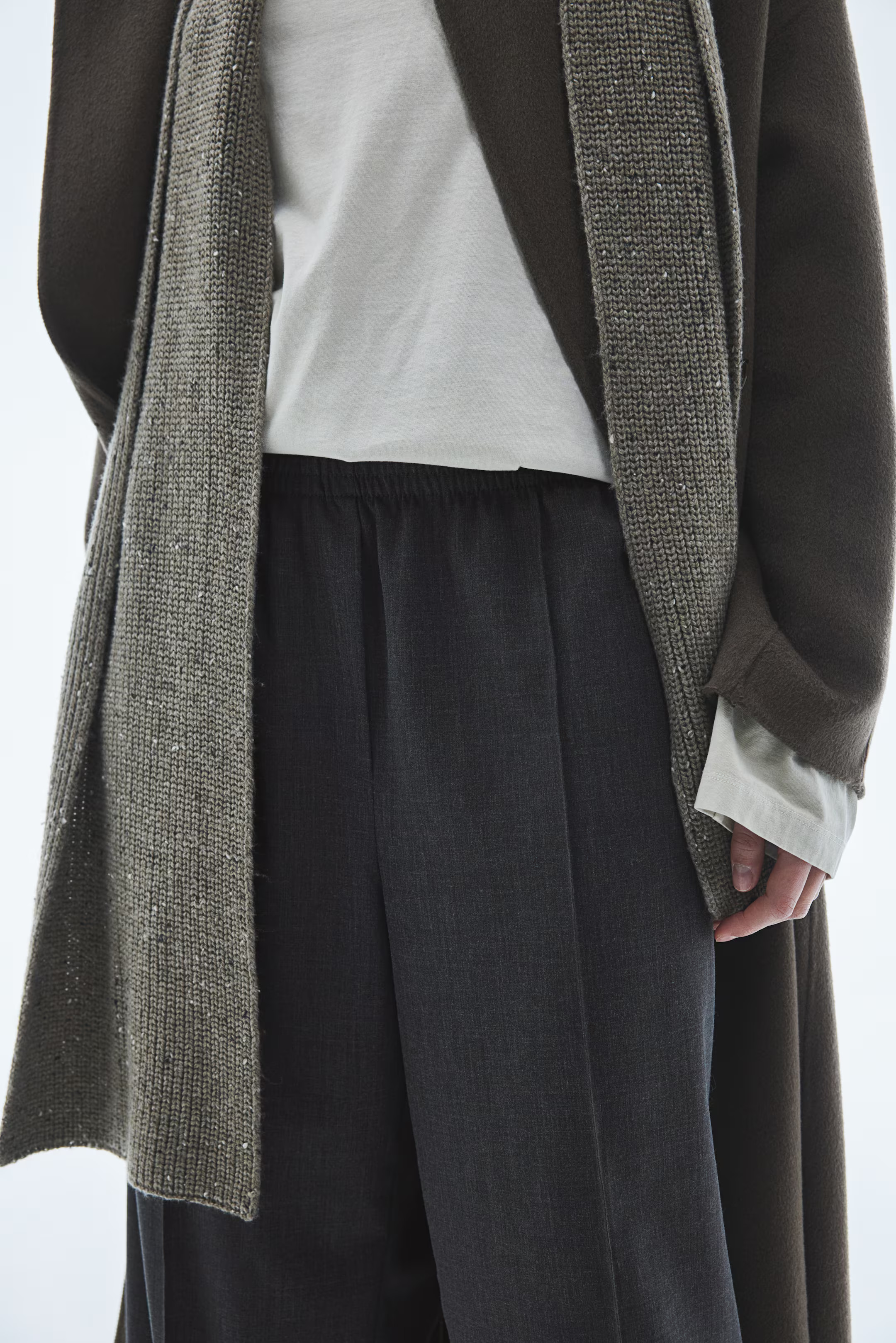 Weite Hose mit Falten | H&M (DE, AT, CH, NL, FI)