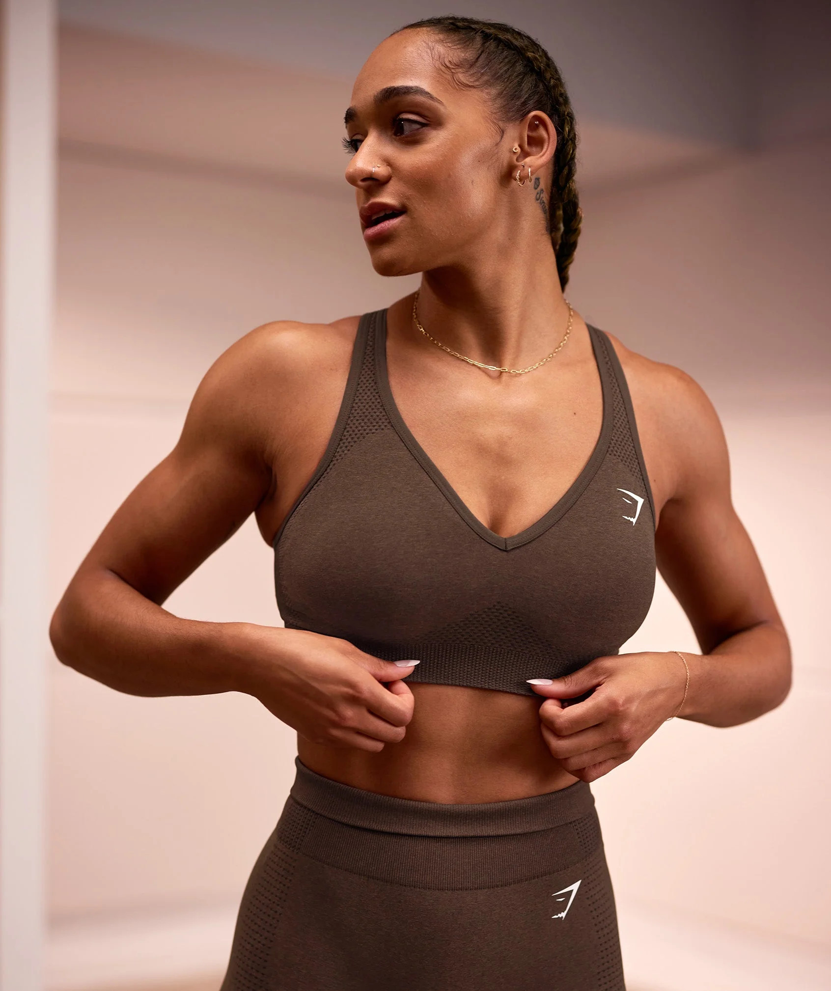Gymshark Vital Seamless 2.0 V Neck  Sports Bra - Espresso Marl | Gymshark US