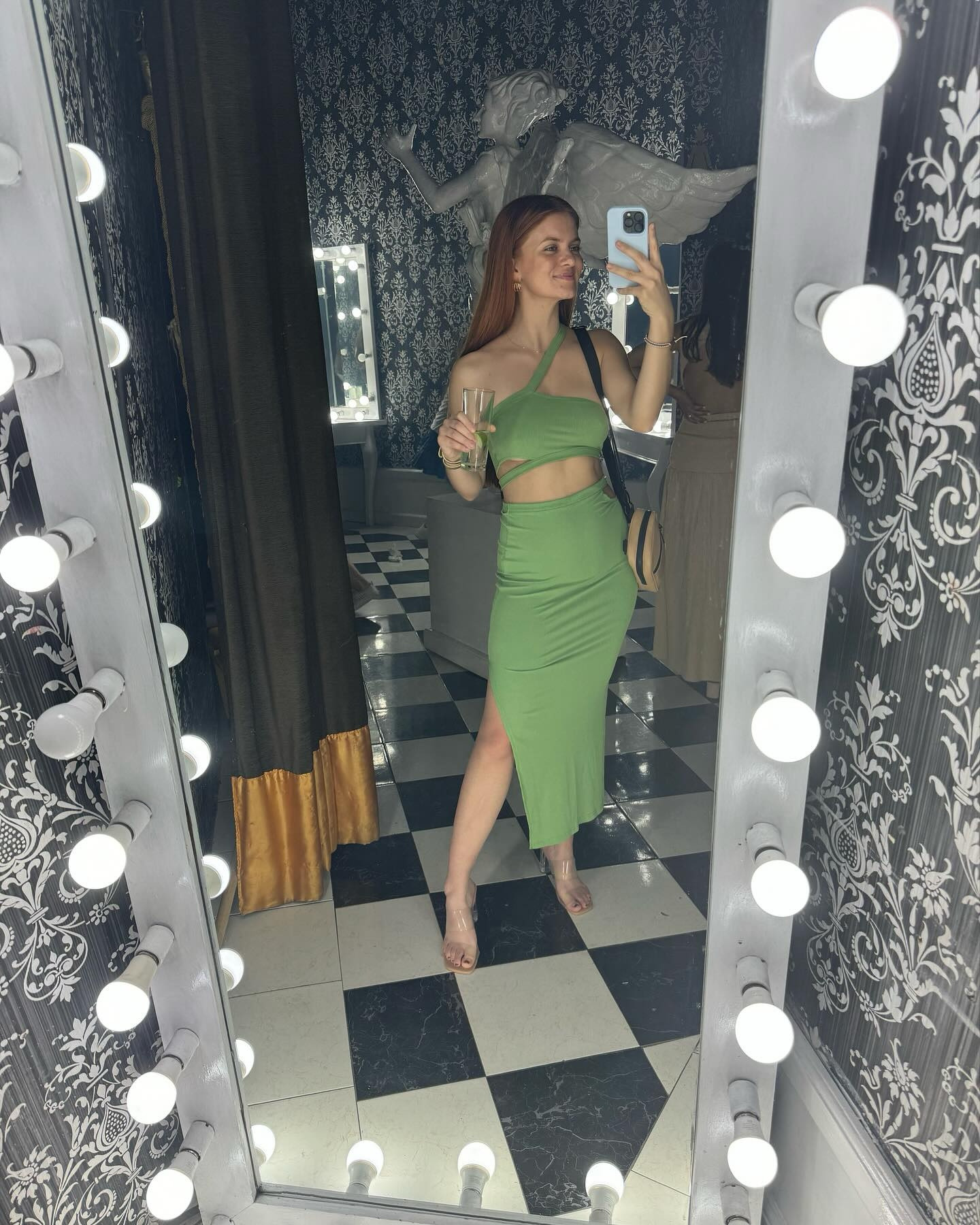 ❇️ two piece set 
❇️ clear heels 
❇️ brixley bag

#LTKStyleTip #LTKBeauty #LTKItBag