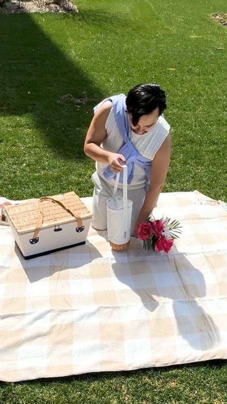 Host picnics like a pro with @PicnicTime 🧺 

#LTKSeasonal #LTKVideo #LTKparties