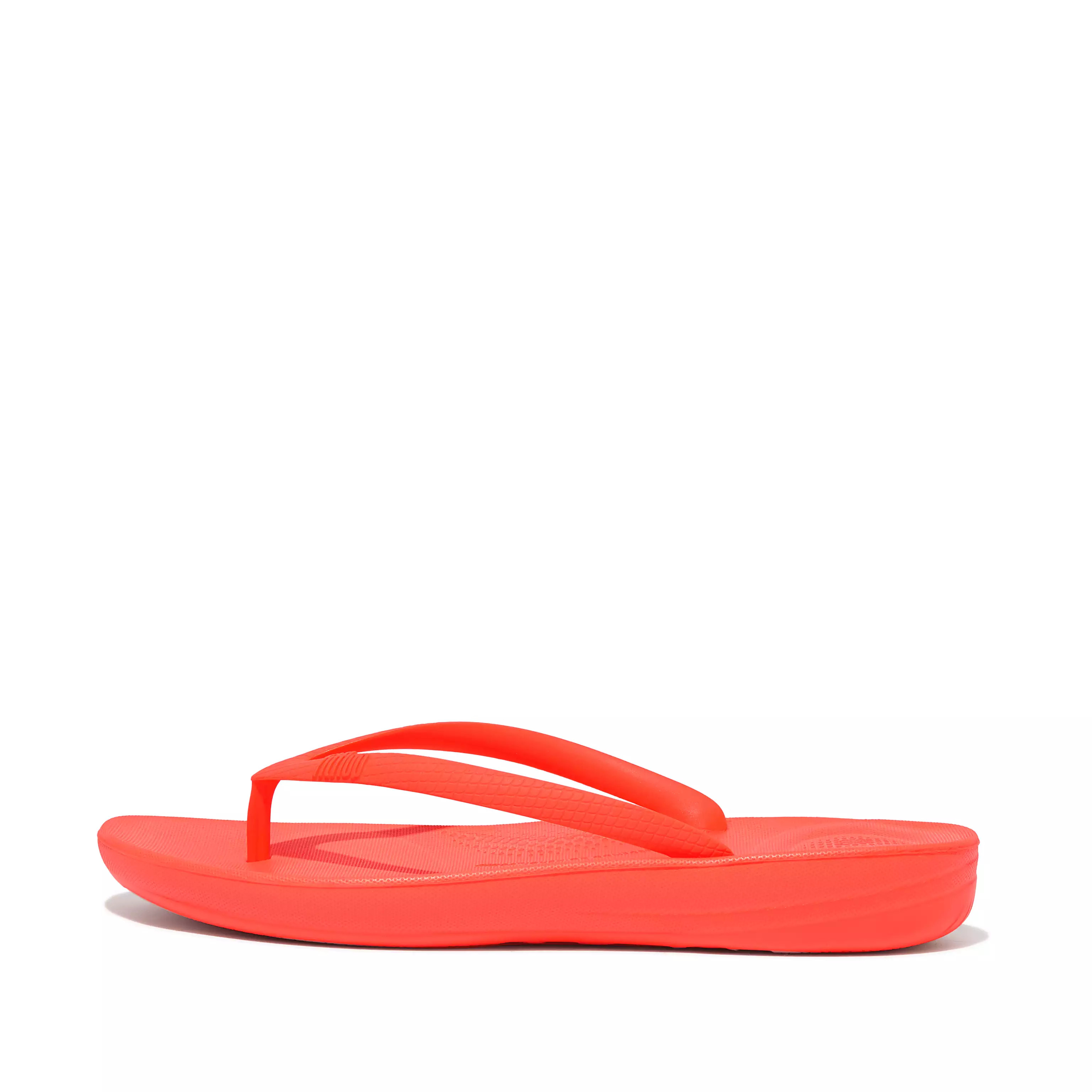 IQUSHION Ergonomic Flip-Flops | FitFlop (UK)