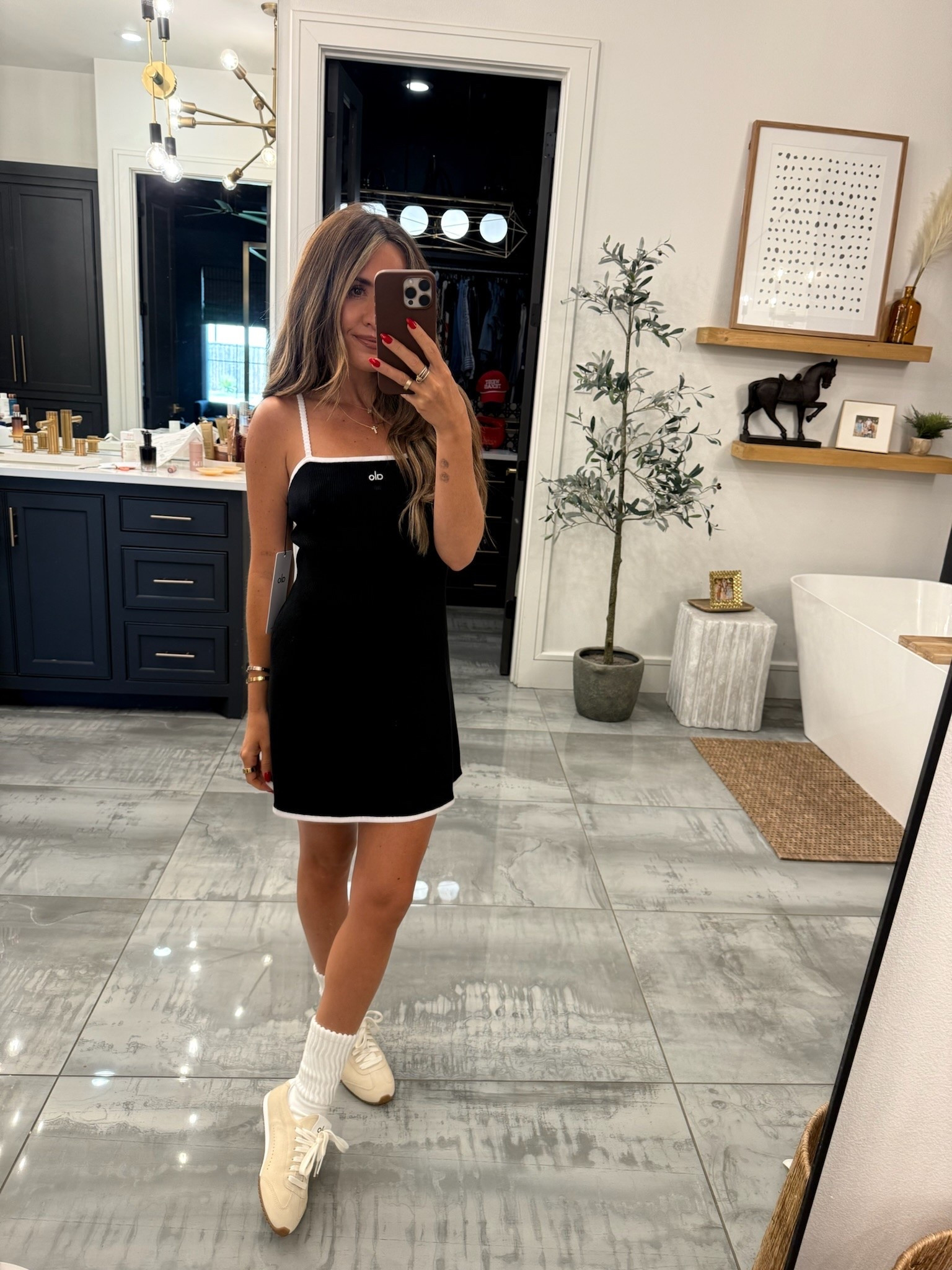 The best sports mom dress is on sale!! Grab it before it’s gone! @Alo Yoga