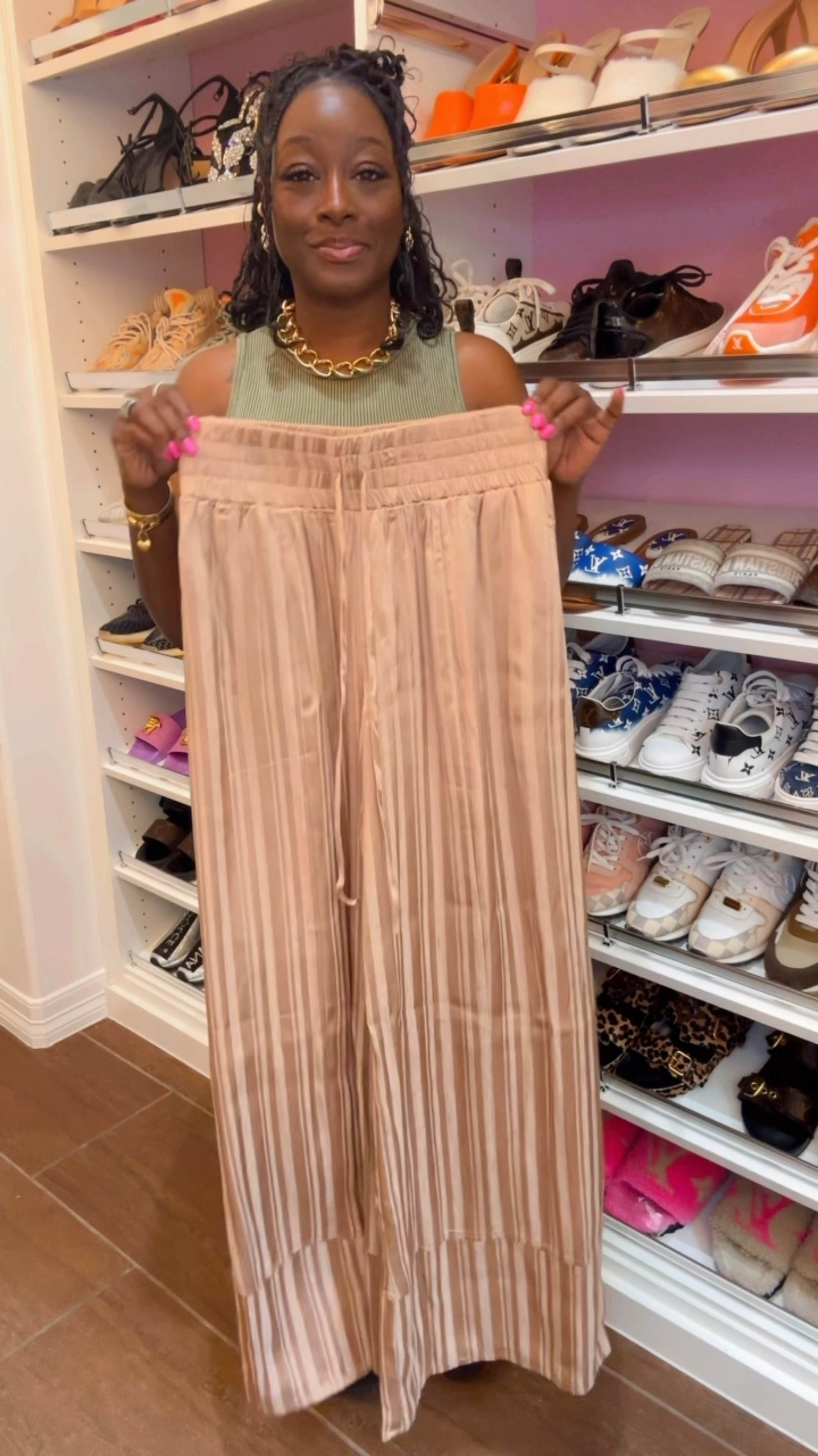 Classy Palazzo Pants perfect for ANY occasion! I’m wearing a size xsmall #forever21 #fashion #Ltkfashion 

#LTKSummerSales #LTKStyleTip #LTKVideo