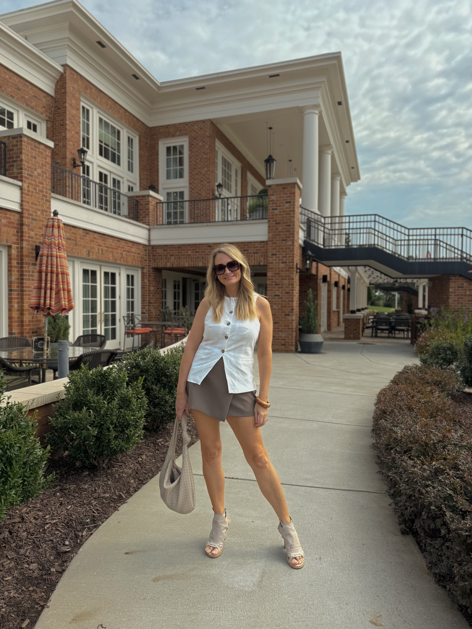 Transitioning into fall like this ☝🏼

#LTKSeasonal #LTKFindsUnder100 #LTKOver40