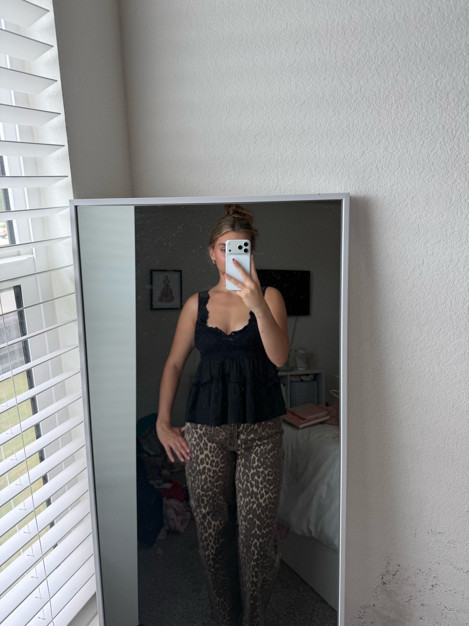 Cutest outfit inspo!! I’m in love with these cheers pants. I can’t wait to wear them this fall!

#LTKootd #LTKTall #LTKgrwm