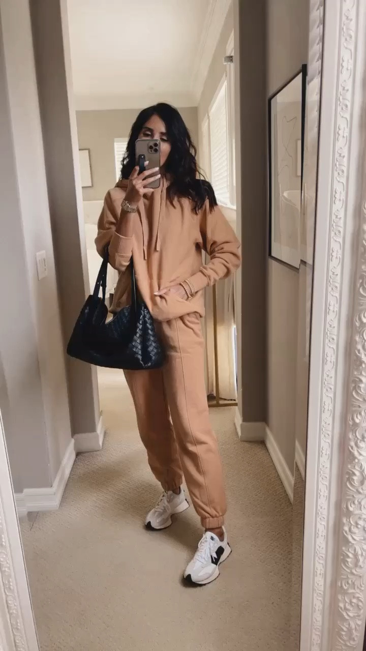 I’m just shy of 5’7 and wearing the size XS. 

Amazon style, Amazon fashion, athleisure, StylinByAylin 

#LTKstyletip #LTKSeasonal #LTKunder100