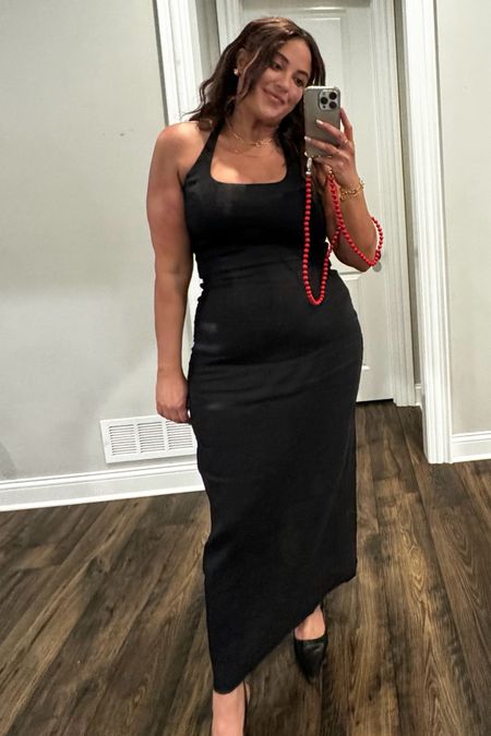 Dress runs true to size. Love it’s! Can also wear with tie as necklace 

This is the only strapless bra you need. Size up in band, stay your true size in cup. 

#LTKmidsize #LTKtravel #LTKsalealert