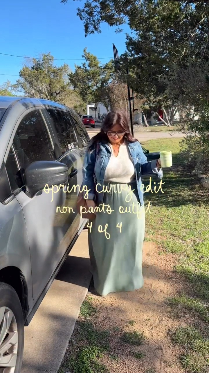 I saw this skirt and knew I had to style it for spring!!

I ♥️ it and you will too- comment SKIRT and I’ll send it over!!
