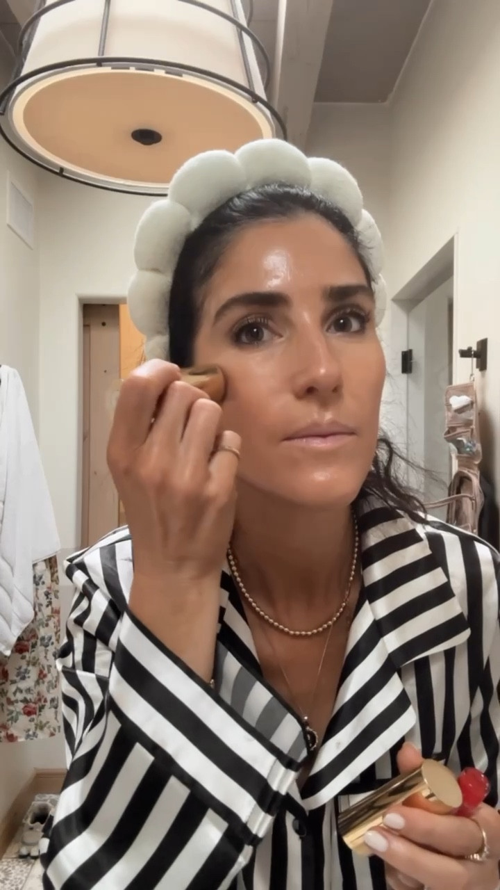 Get ready with me ✨
Foundation: neutral tan 
 #makeup #skincare #over40 #beautymusthaves #stylinbyaylin #aylin 

#LTKOver40 #LTKgrwm #LTKBeauty