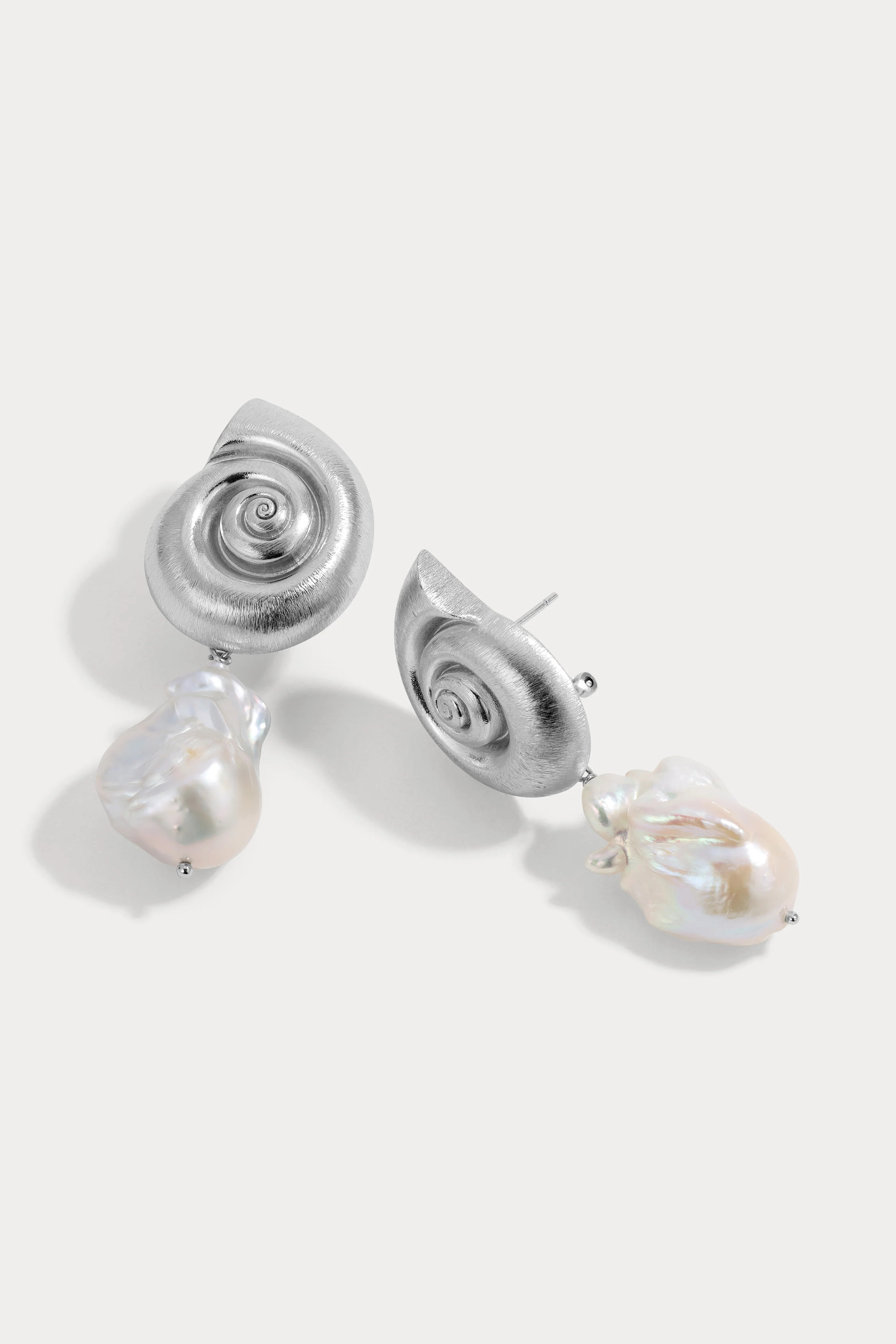 La Mer Baroque Shell Earring | Lili Claspe