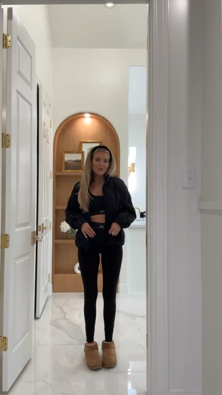 One of my go to outfits in the winter is some sort of set! This one is perfect for any workout class!

sizing:
sports bra - medium
leggings - small
jacket - XS (runs oversized) 

Alo yoga, activewear, workout set

#LTKFindsUnder50 #LTKStyleTip #LTKFindsUnder100