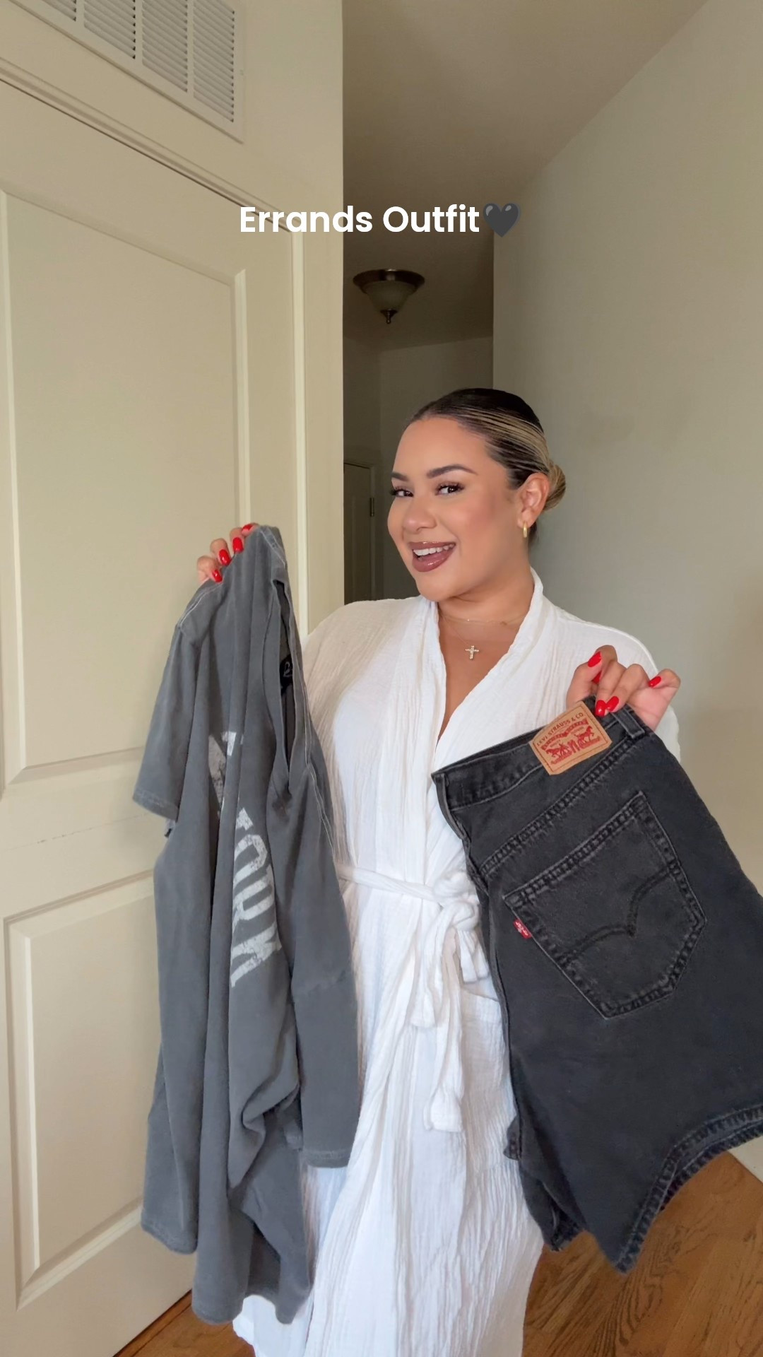 Yesterday’s day time look — for the mall🖤. Baggy & comfy vibes >>> 

Levi’s: 32
T-shirt is old(linked similar option) - size up for oversized fit 
Zebra bag: hear me out!!!! As cute as she is, I do not recommend! The quality was not equivalent to the cuteness sadly. I did find other zebra bags from trusty sites that give a similar vibes 🦓🖤

#LTKStyleTip #LTKMidsize #LTKSeasonal