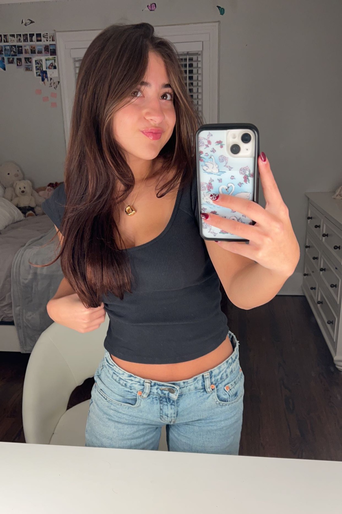 top: brandy melville (one size)
jeans: motel rocks (low rise parallel) (80s light blue wash) (W26 L32) 