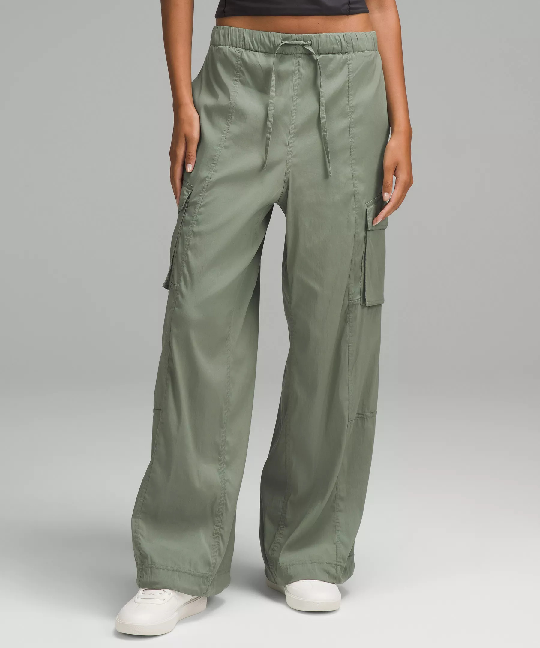 Lightweight Adjustable Mid-Rise Cargo Pant | Lululemon (US)