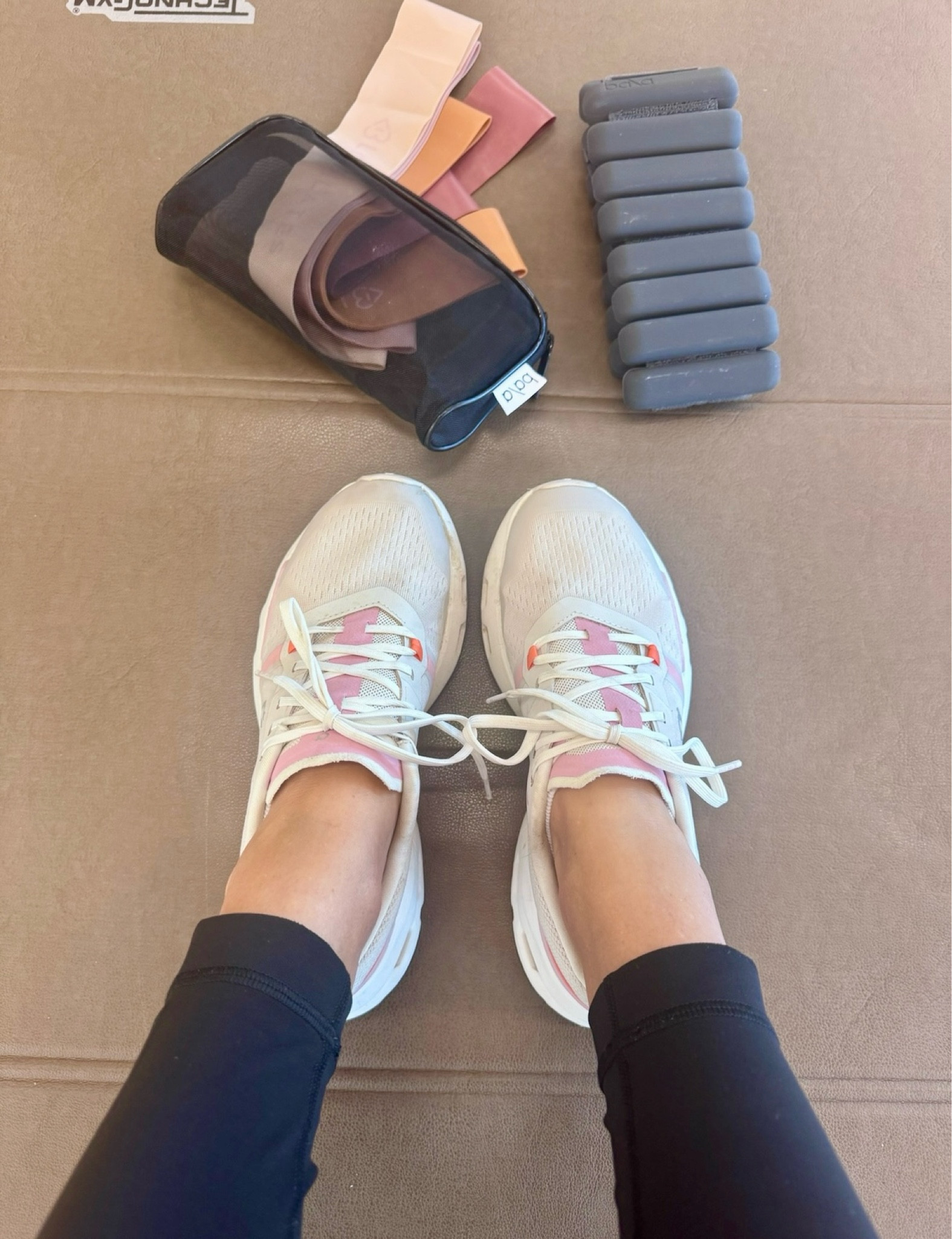 Traveling isn’t an excuse to stop our workouts! Easy travel gear packs small 


Travel workout, fitness, wellness, hotel workout 

#LTKFindsUnder50 #LTKFitness #LTKActive