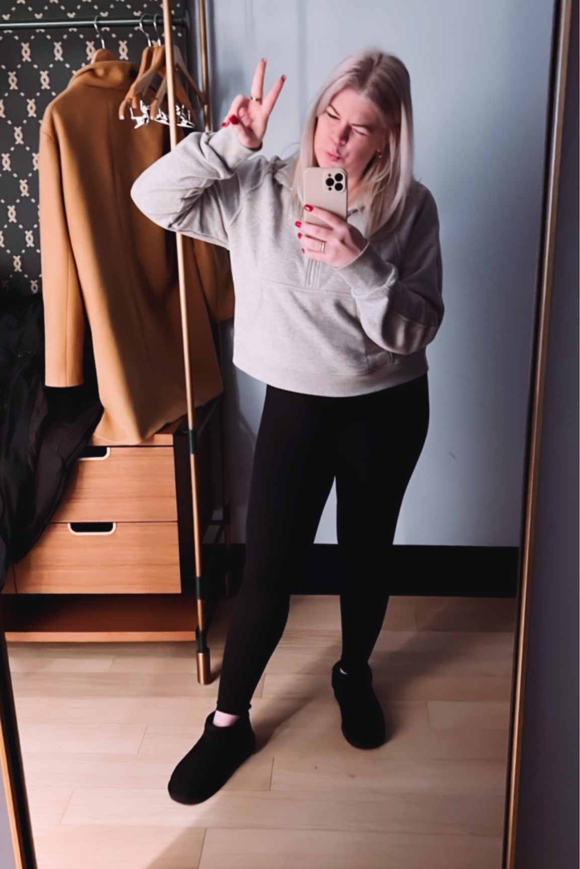 #ootd 2.4 🚆🧳✌🏻

#LTKtravel #LTKcurves #LTKfit