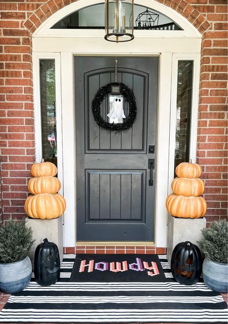 Halloween porch  👻 DIY wreath 



Halloween wreath, pumpkin topiaries, outdoor pumpkins, planters 

#LTKhome #LTKSeasonal