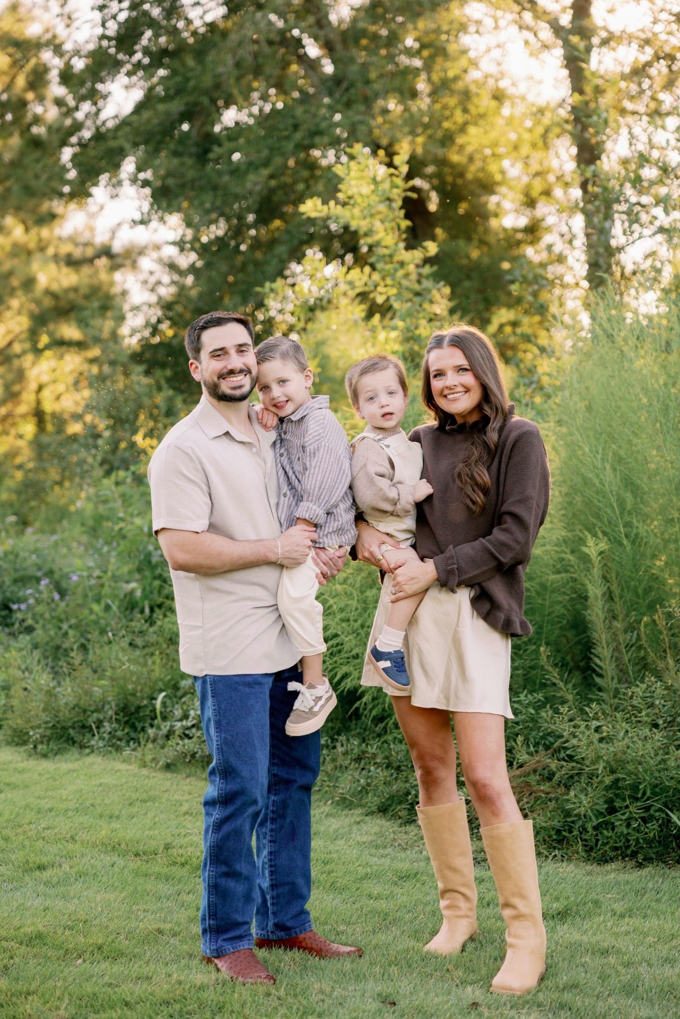 Fall Family Photo Outfits 🤎

#fallfamilyphoto #familypictures #falloutfits #familyphotooutfits #familyphotoinspo

#LTKSeasonal #LTKStyleTip #LTKFamily