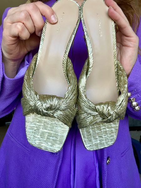 These Ann Taylor gold kitten heels are the only heel you need this summer! The heel height, woven gold and comfortable style will keep you looking fabulous even through the longest wedding celebration! 

#LTKShoeCrush #LTKParties #LTKWedding