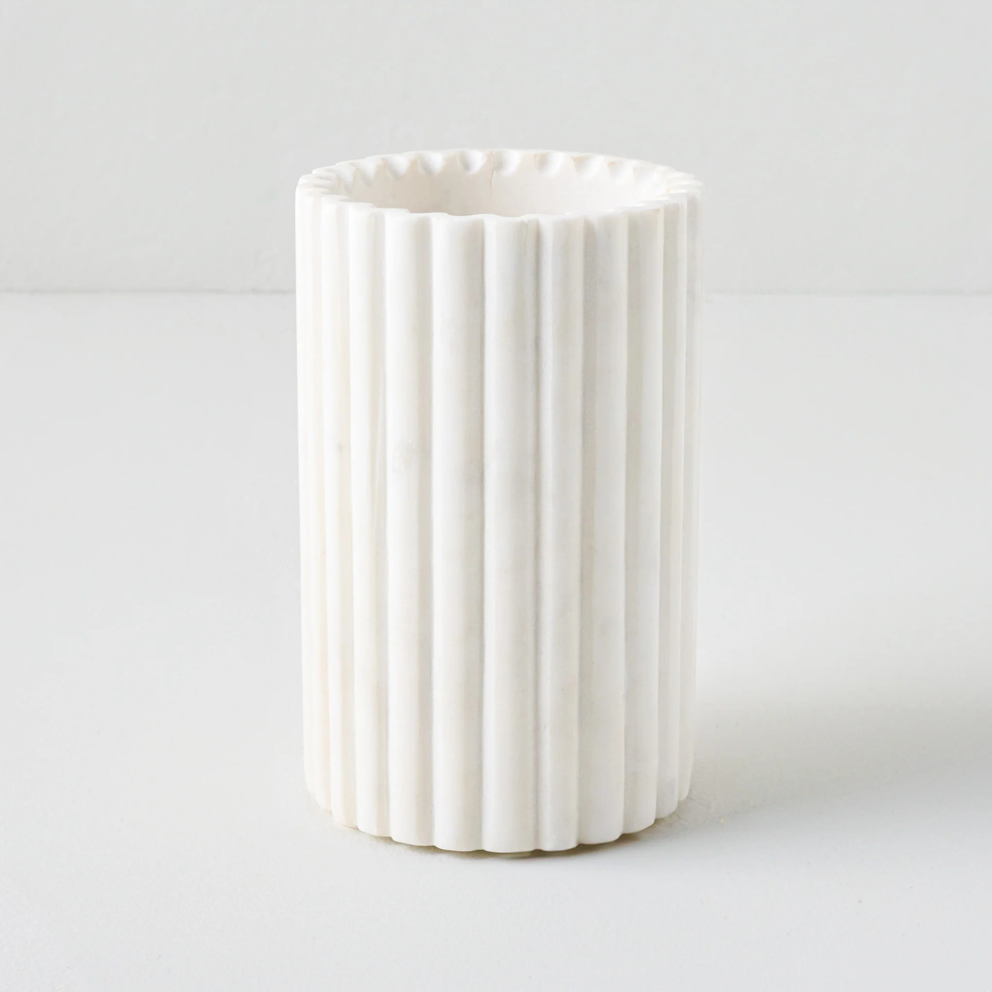Fluted Marble Crock | Magnolia