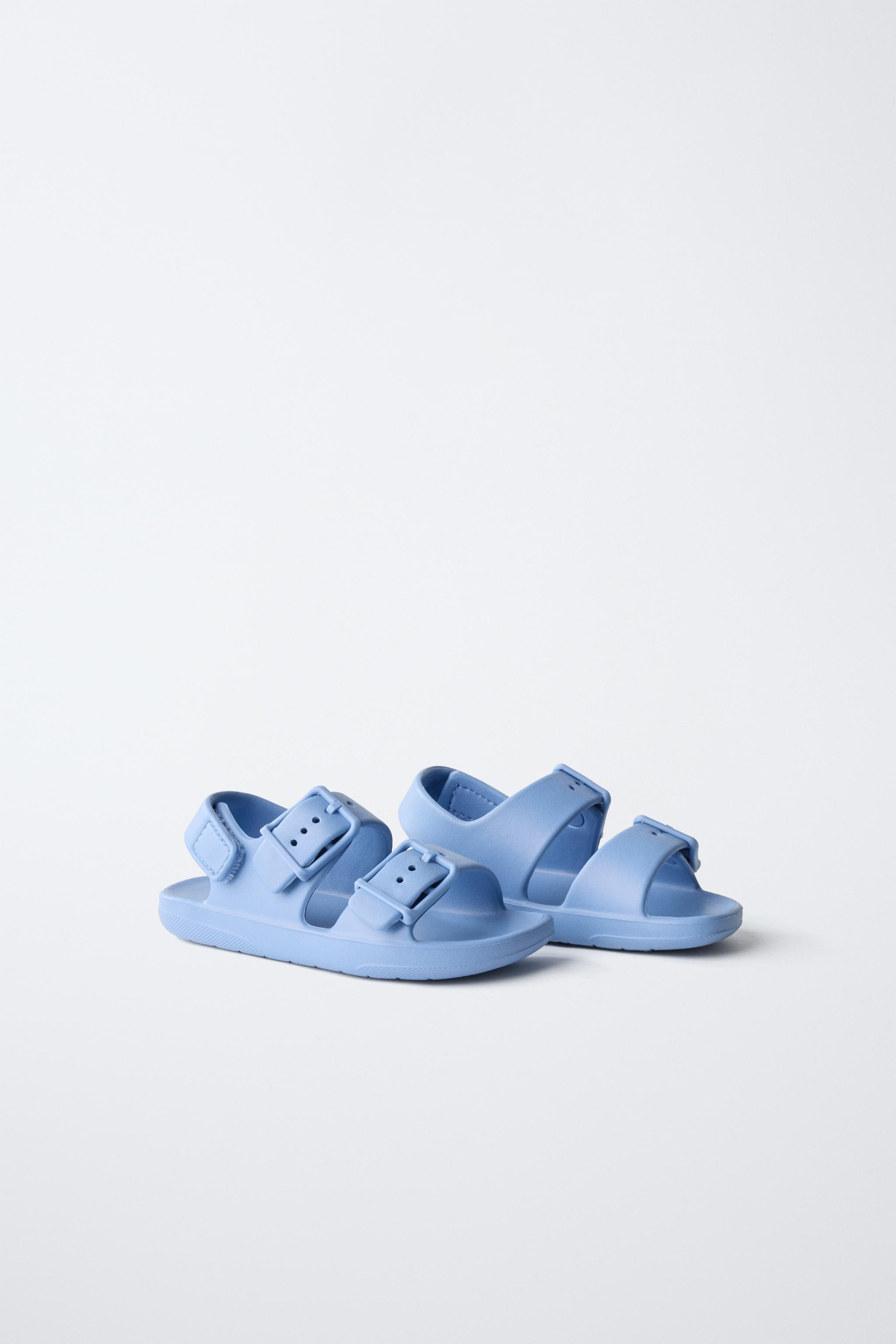 RUBBERIZED BUCKLED SANDALS | Zara US