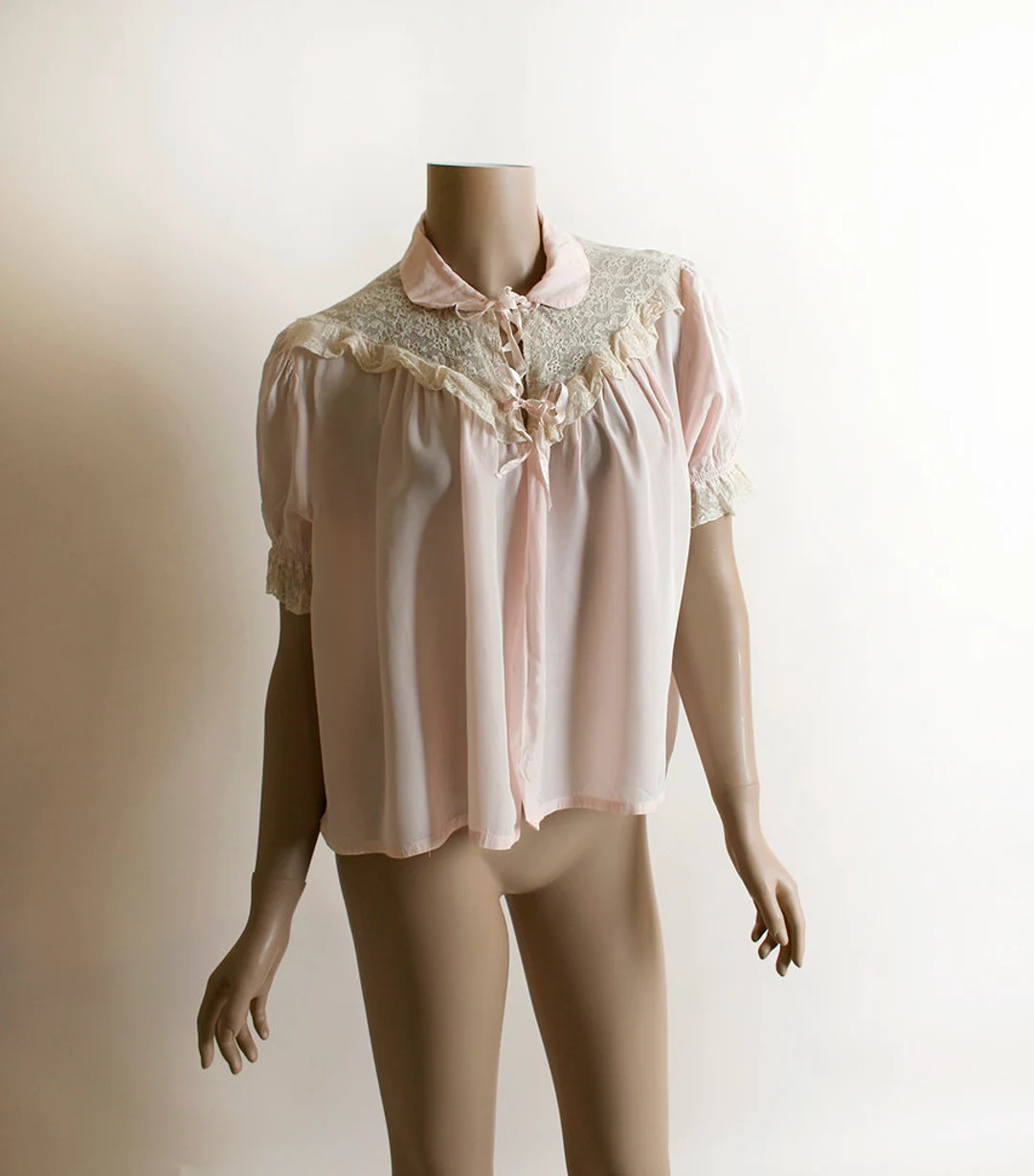 Vintage 1940s Bed Jacket Pastel Pink Rayon & White Lace Puff Sleeves Peter Pan Collar Ribbon Tie ... | Etsy (US)