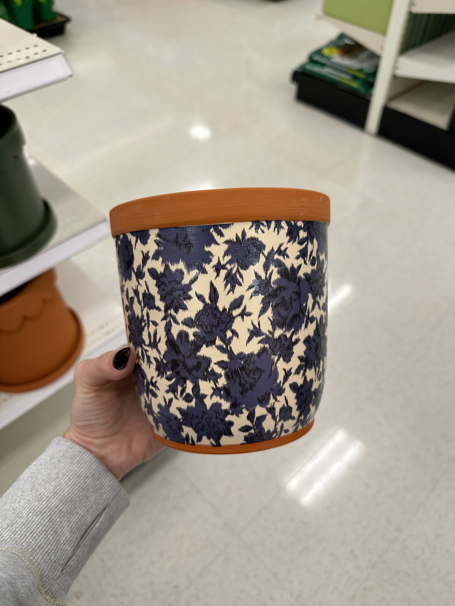 Pretty terracotta planter 🪴

@Target 

#LTKHome #LTKSeasonal #LTKdayinmylife