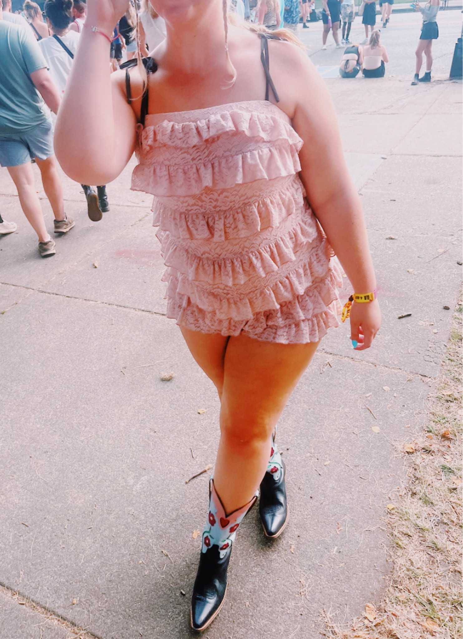LOLLAPALOOZA DAY 3🤠✨🎀🪩🏙️🛍️🎶💋⚡️🌾

#LTKFindsUnder50 #LTKStyleTip #LTKTravel