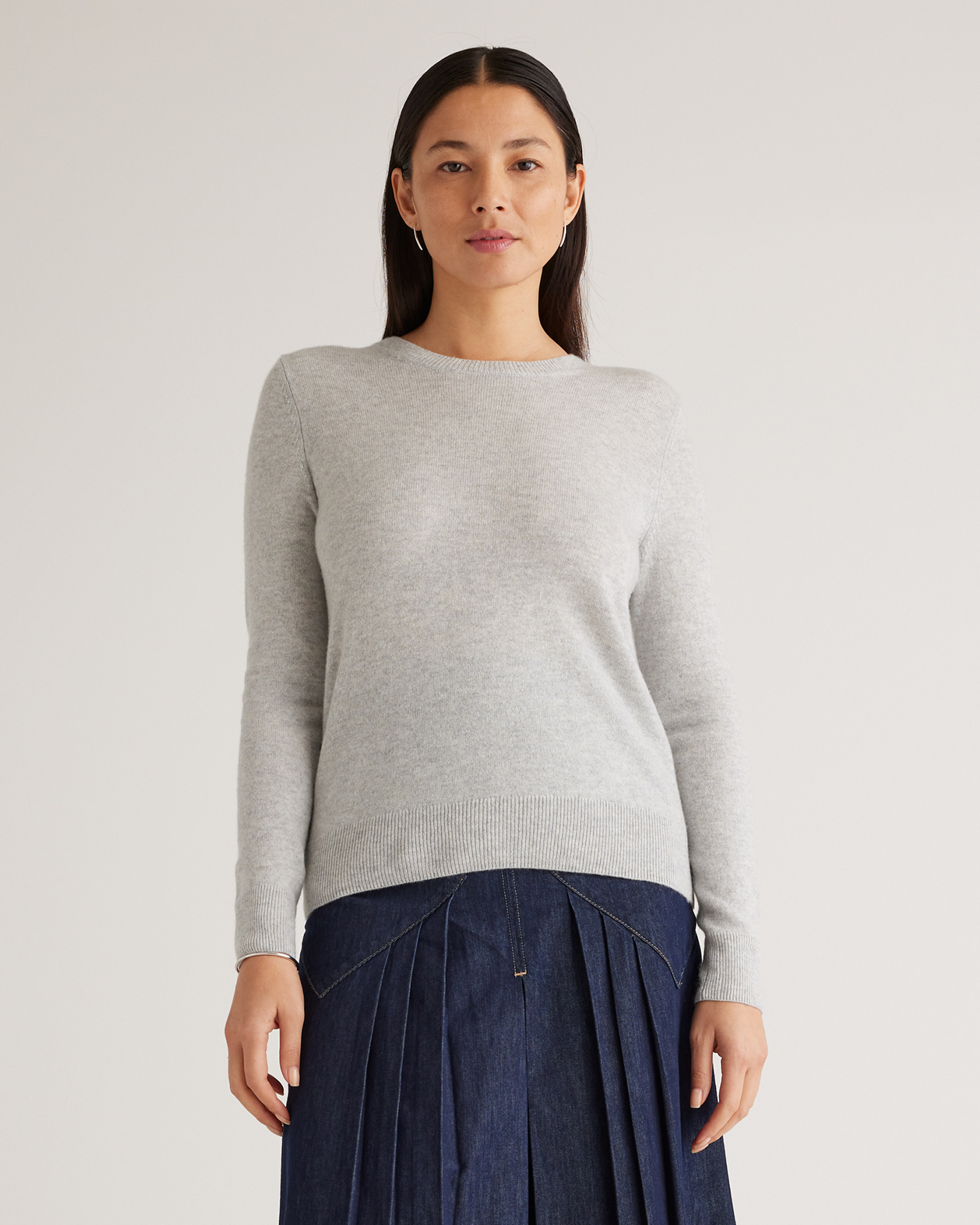 Quince | Women's Lightweight Mongolian Cashmere Crewneck Sweater in Heather Pale Grey, Size Small | Quince