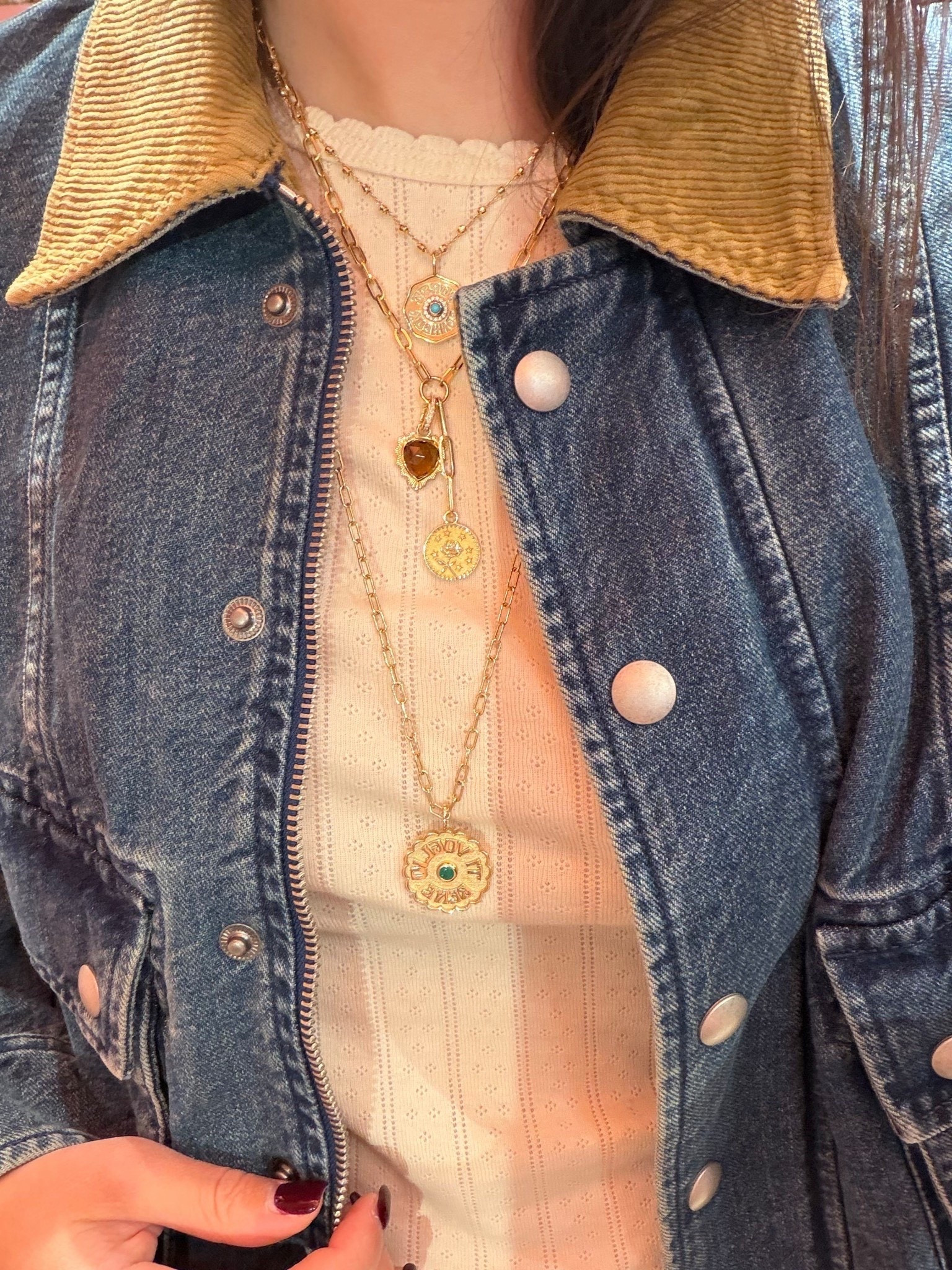 Obsessed with this Marlo laz necklace



#LTKSeasonal #LTKFindsUnder100 #LTKStyleTip