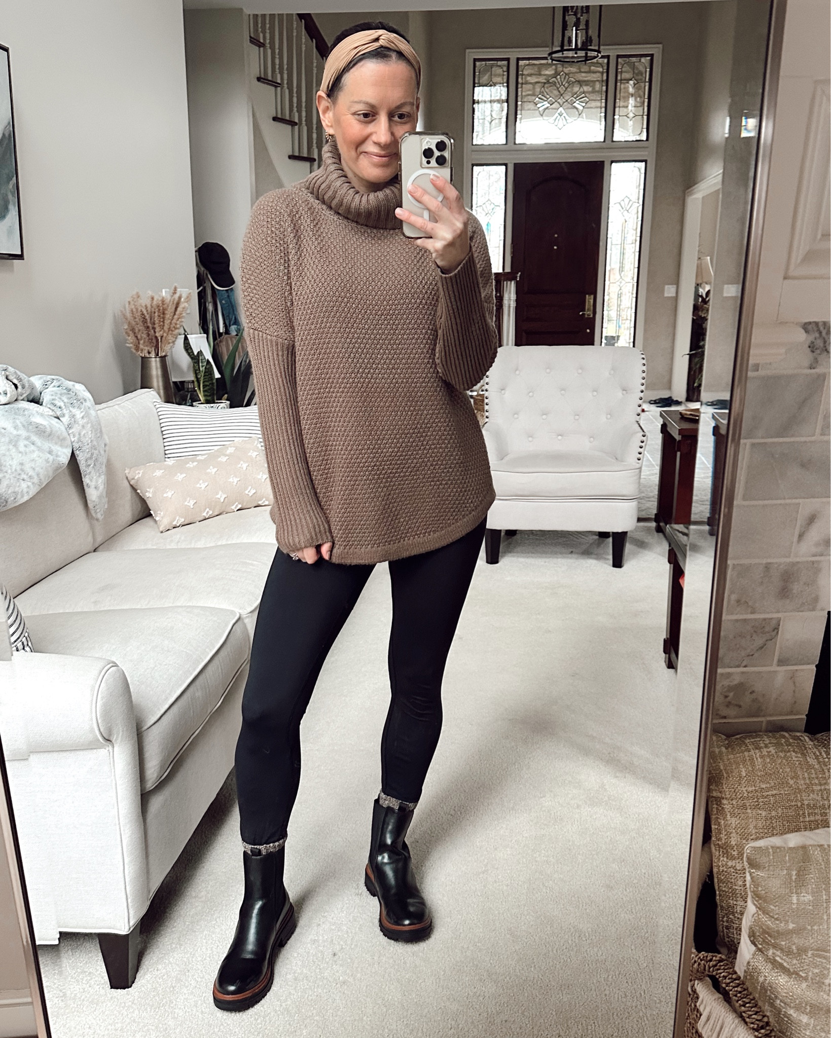 Amazon winter outfit - tunic sweater (runs tts wearing a small), black leggings (Tts wearing a small), chelsea boots and boot socks.



#LTKSeasonal #LTKover40 #LTKsalealert